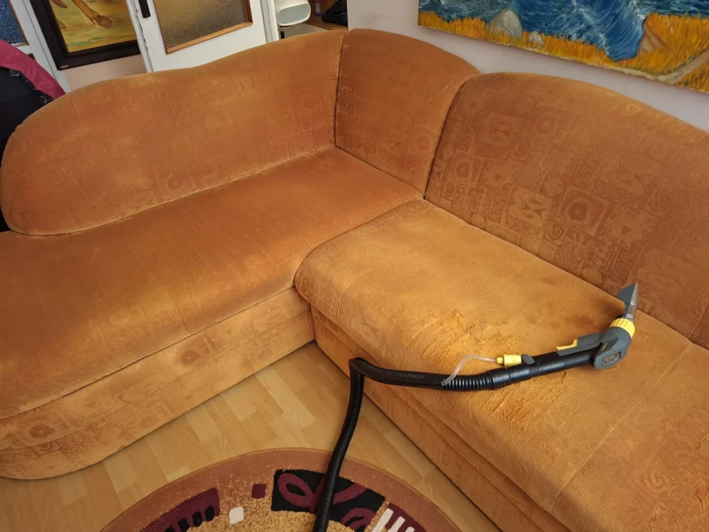 Stolička a rohová sedačka, Karlova Ves – fotka 3